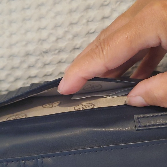 NWOT Adrienne Vittadini bag w/o strap (#19) - Picture 4 of 7